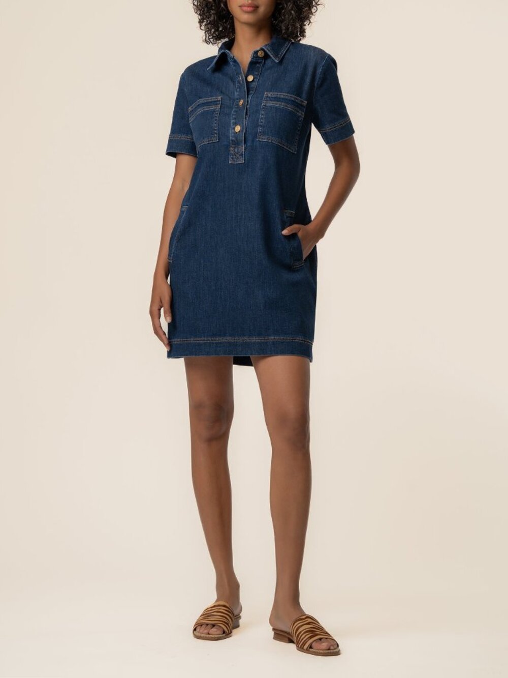 Kut from the Kloth Tatiana Denim Dress in Plan Wash Size SMALLSMALL / Plan W/Eur